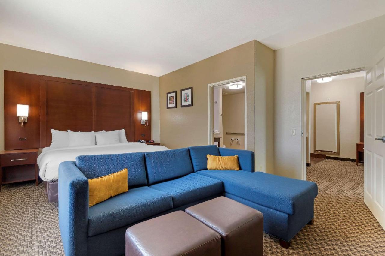 Comfort Inn & Suites Near Six Flags & Medical Center Сан Антонио Екстериор снимка