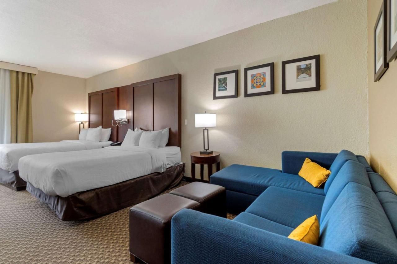 Comfort Inn & Suites Near Six Flags & Medical Center Сан Антонио Екстериор снимка