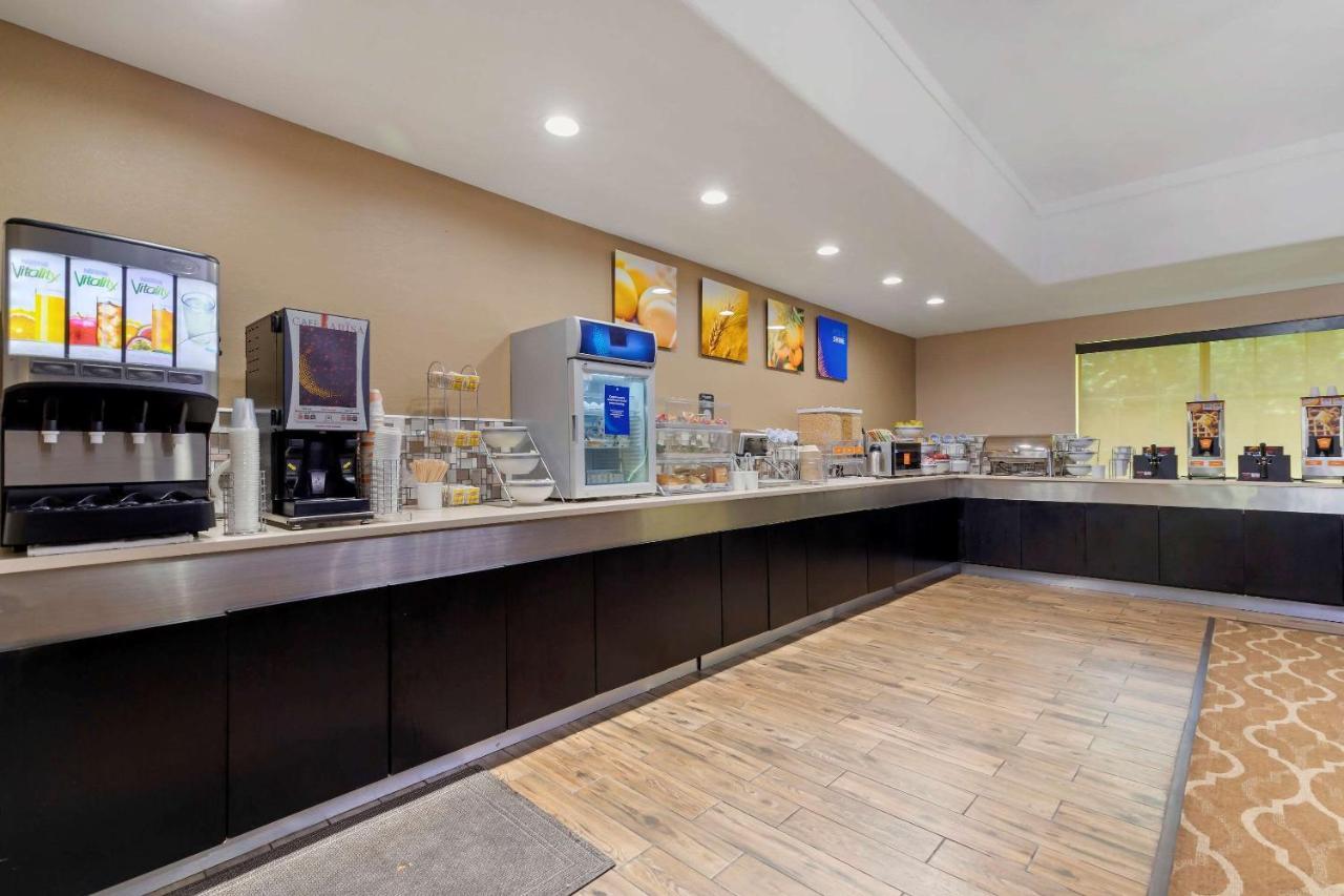 Comfort Inn & Suites Near Six Flags & Medical Center Сан Антонио Екстериор снимка