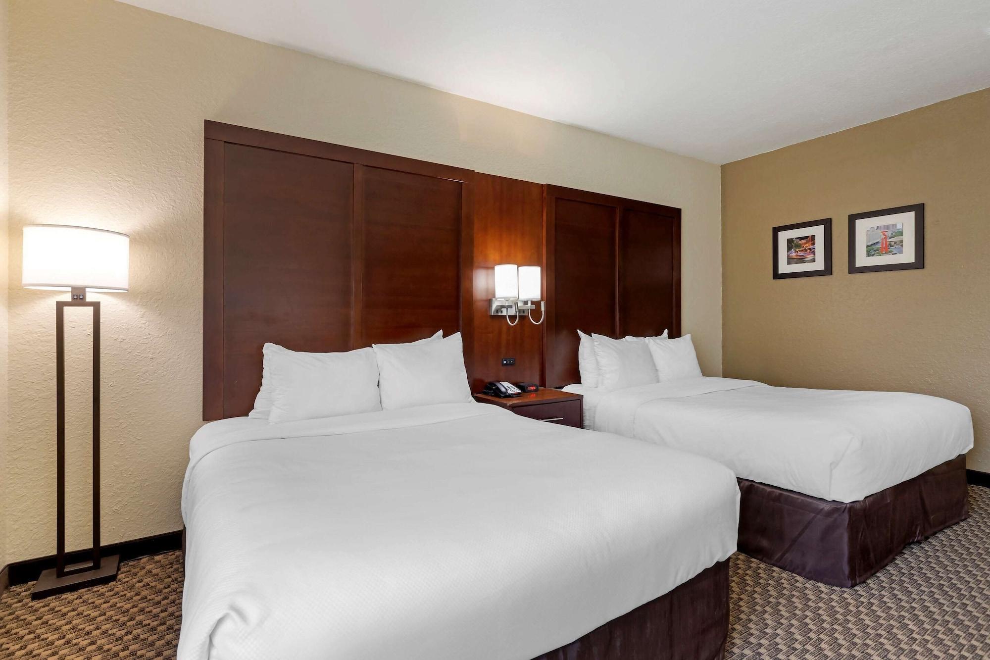 Comfort Inn & Suites Near Six Flags & Medical Center Сан Антонио Екстериор снимка