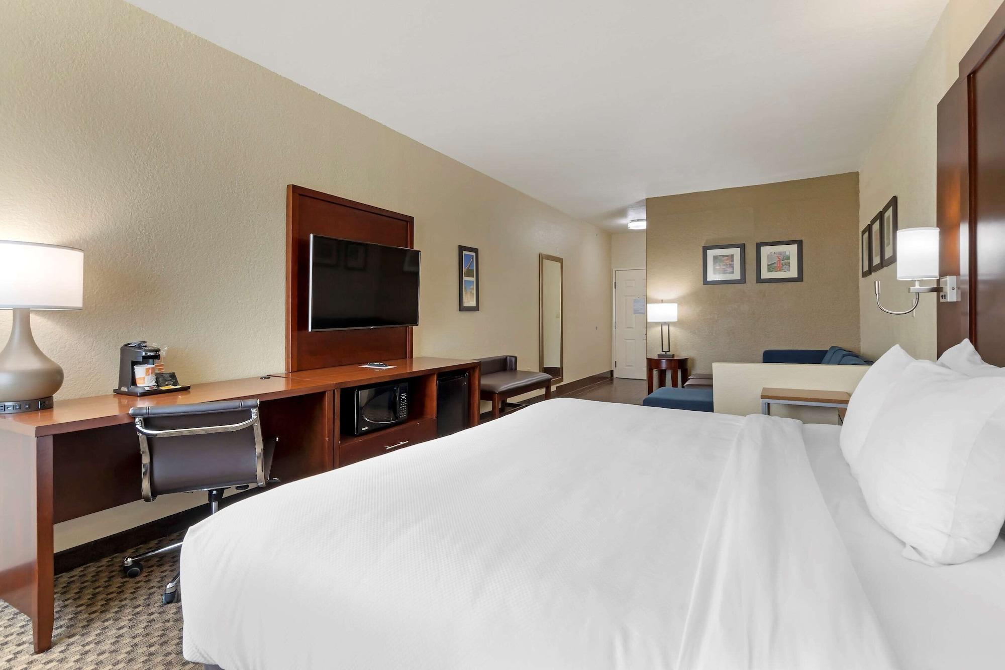 Comfort Inn & Suites Near Six Flags & Medical Center Сан Антонио Екстериор снимка