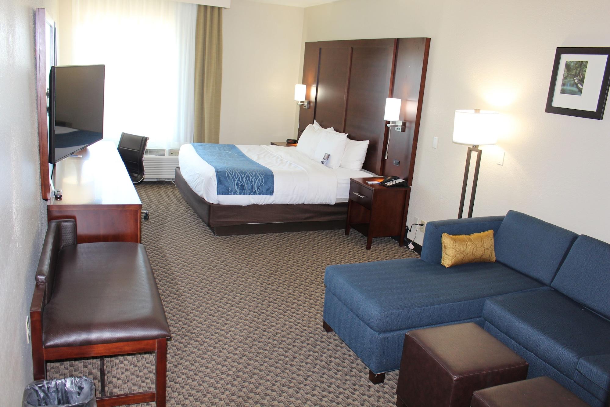 Comfort Inn & Suites Near Six Flags & Medical Center Сан Антонио Екстериор снимка