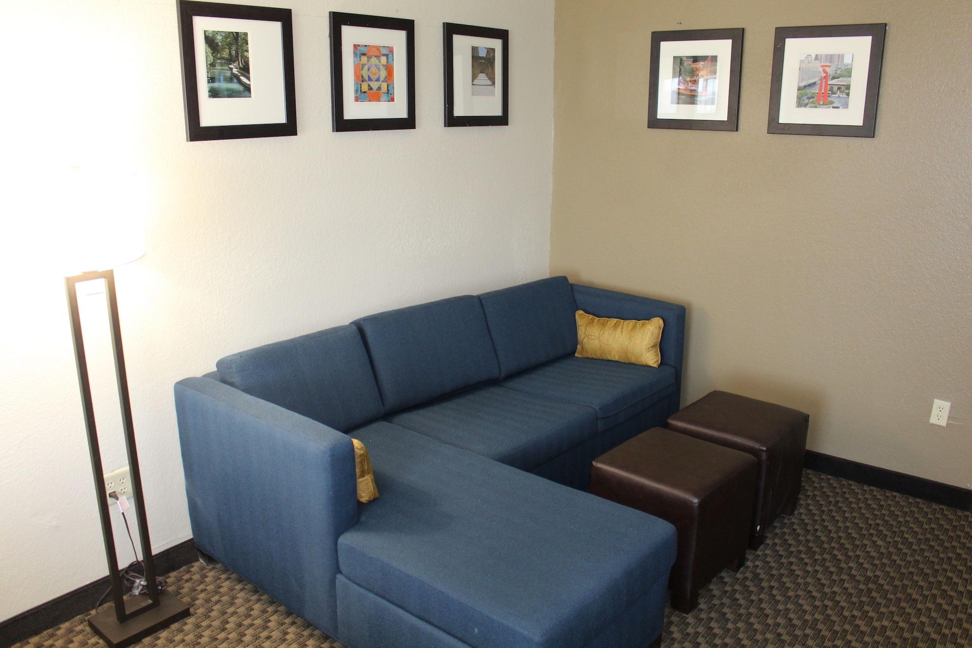 Comfort Inn & Suites Near Six Flags & Medical Center Сан Антонио Екстериор снимка