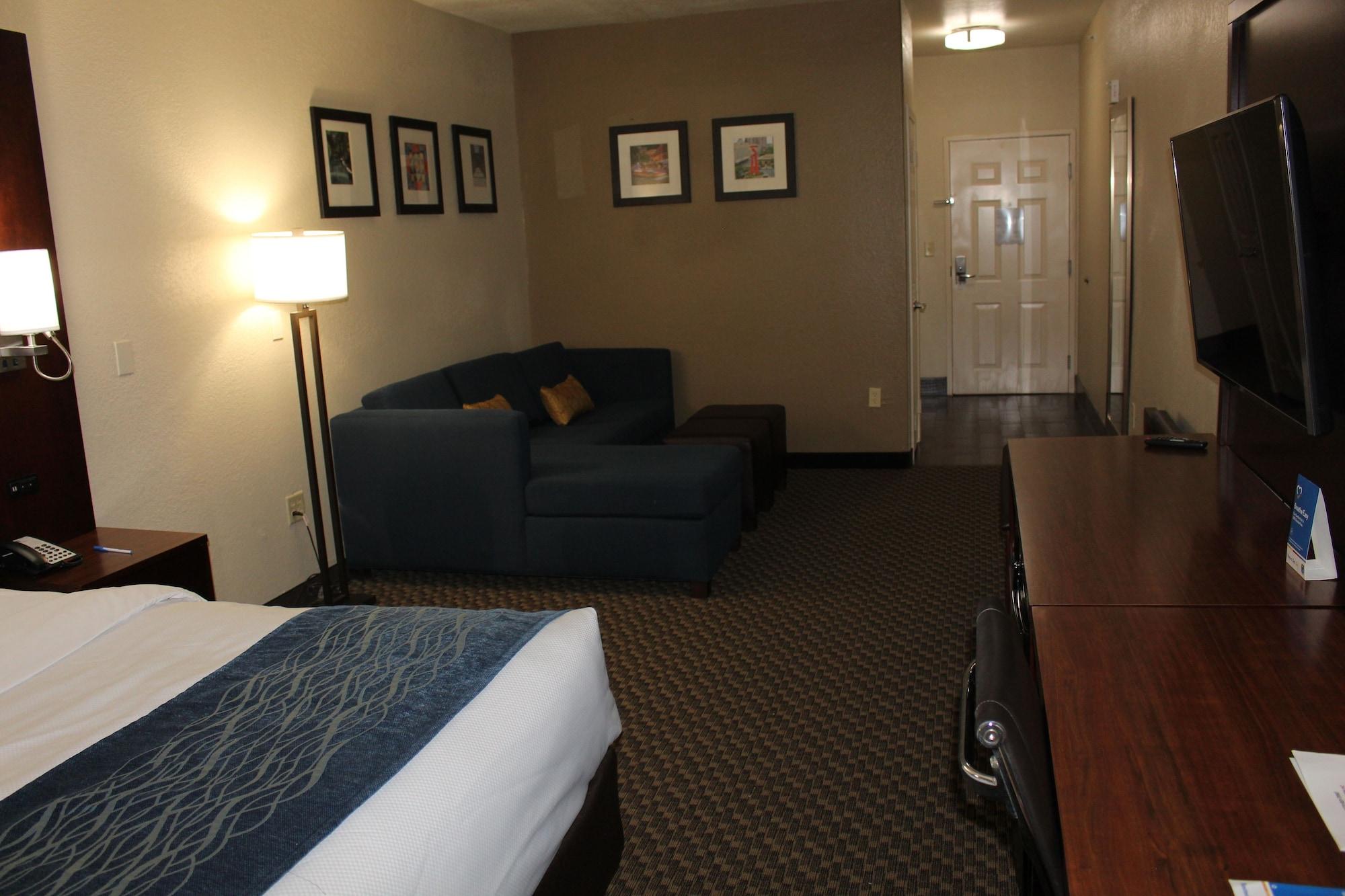 Comfort Inn & Suites Near Six Flags & Medical Center Сан Антонио Екстериор снимка