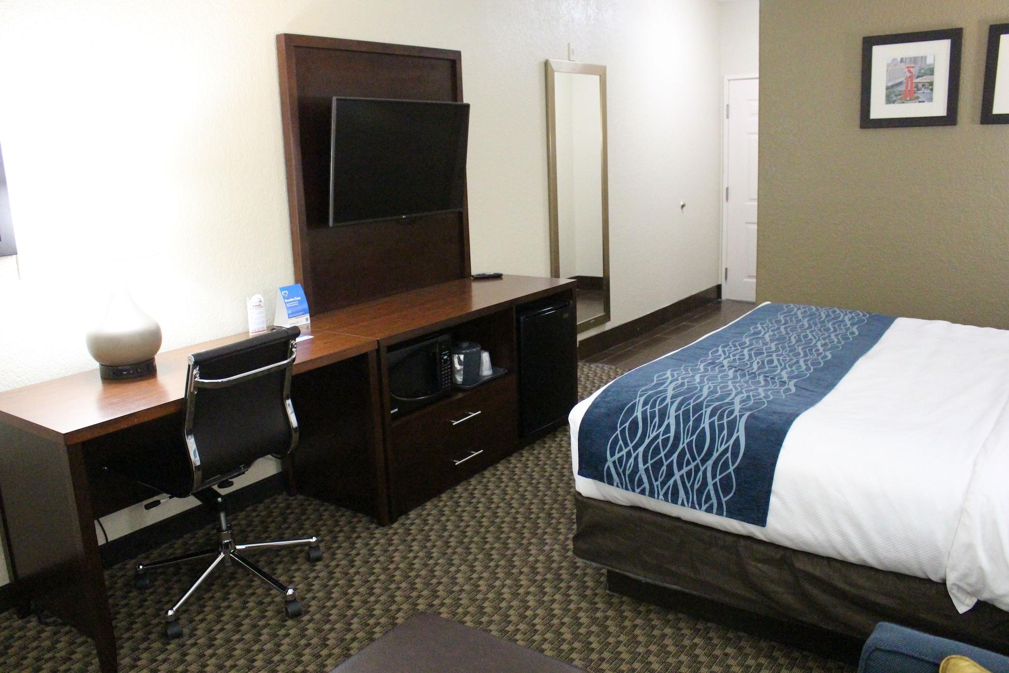 Comfort Inn & Suites Near Six Flags & Medical Center Сан Антонио Екстериор снимка