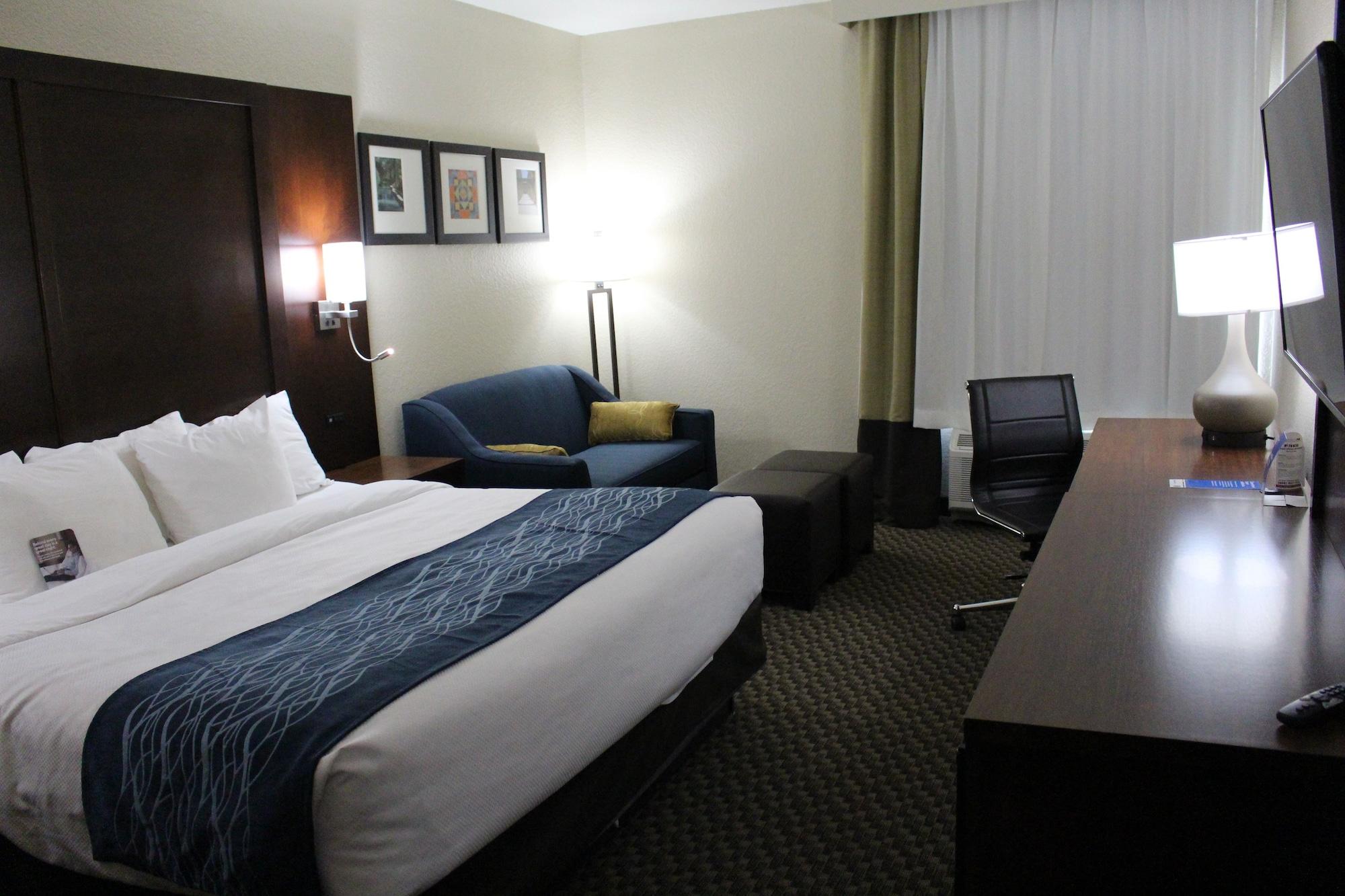 Comfort Inn & Suites Near Six Flags & Medical Center Сан Антонио Екстериор снимка