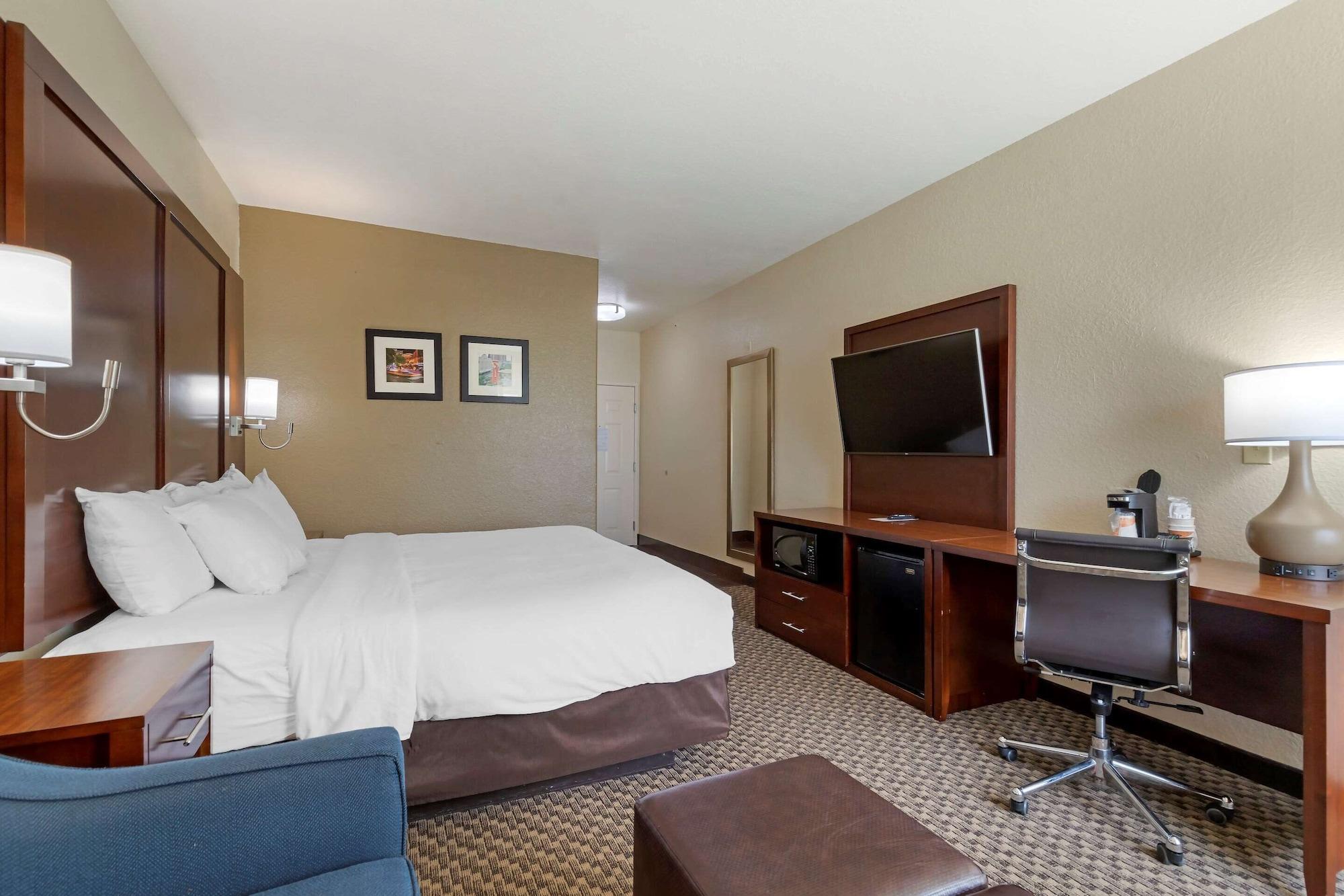 Comfort Inn & Suites Near Six Flags & Medical Center Сан Антонио Екстериор снимка