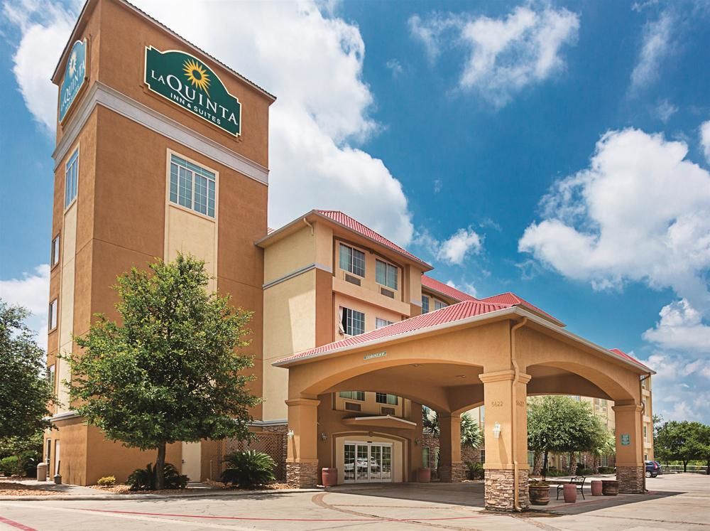 Comfort Inn & Suites Near Six Flags & Medical Center Сан Антонио Екстериор снимка
