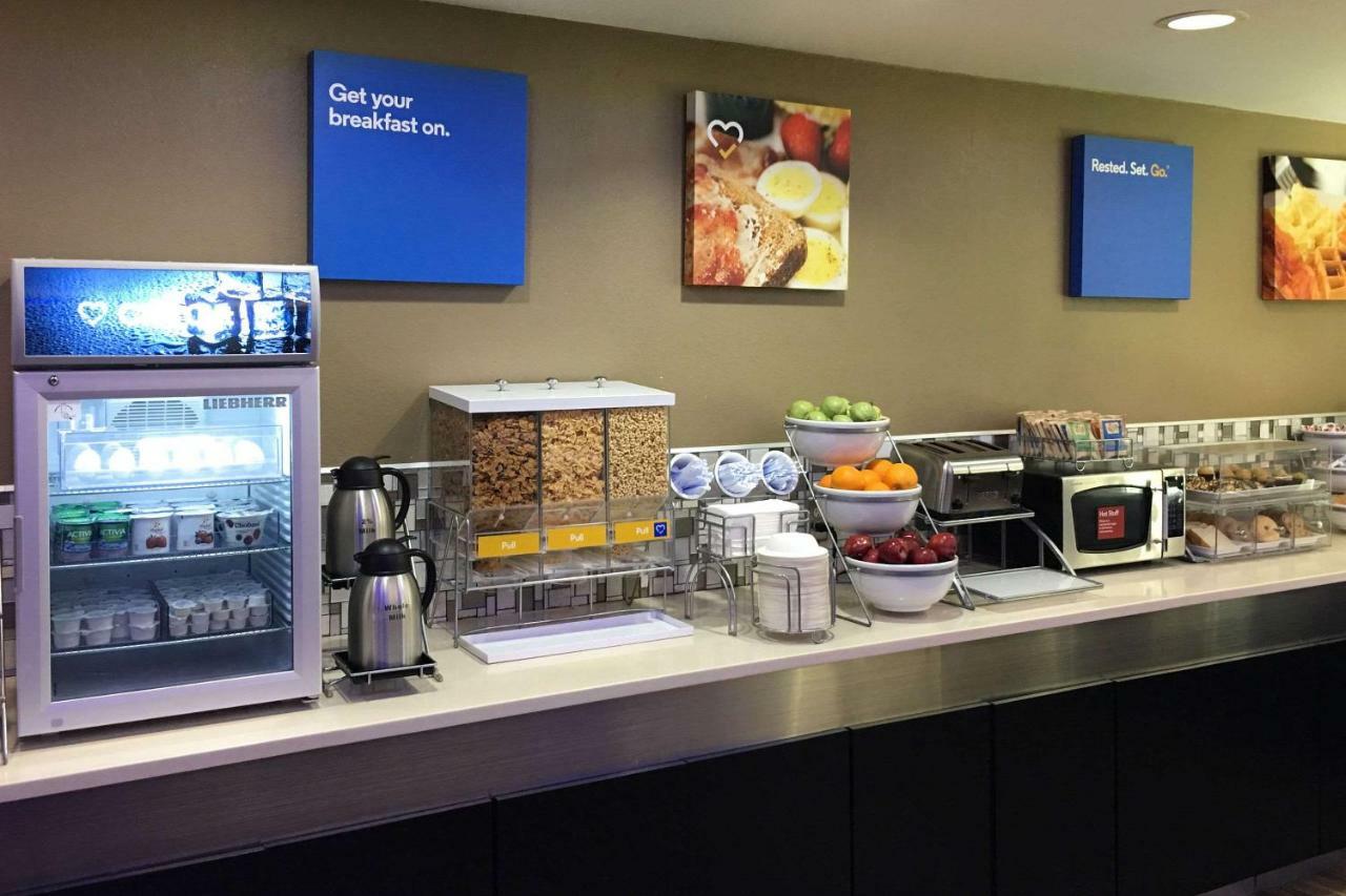 Comfort Inn & Suites Near Six Flags & Medical Center Сан Антонио Екстериор снимка