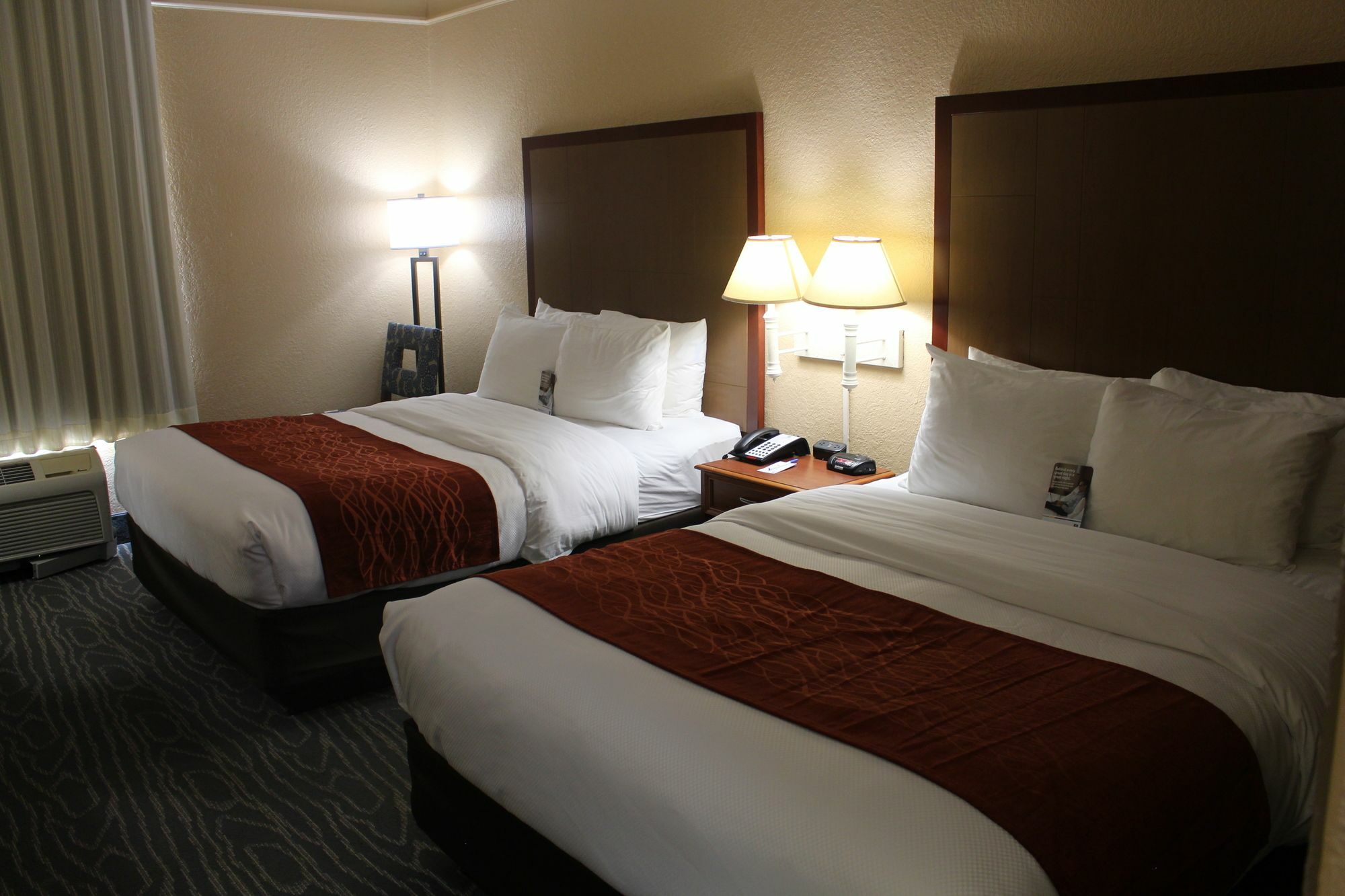 Comfort Inn & Suites Near Six Flags & Medical Center Сан Антонио Екстериор снимка