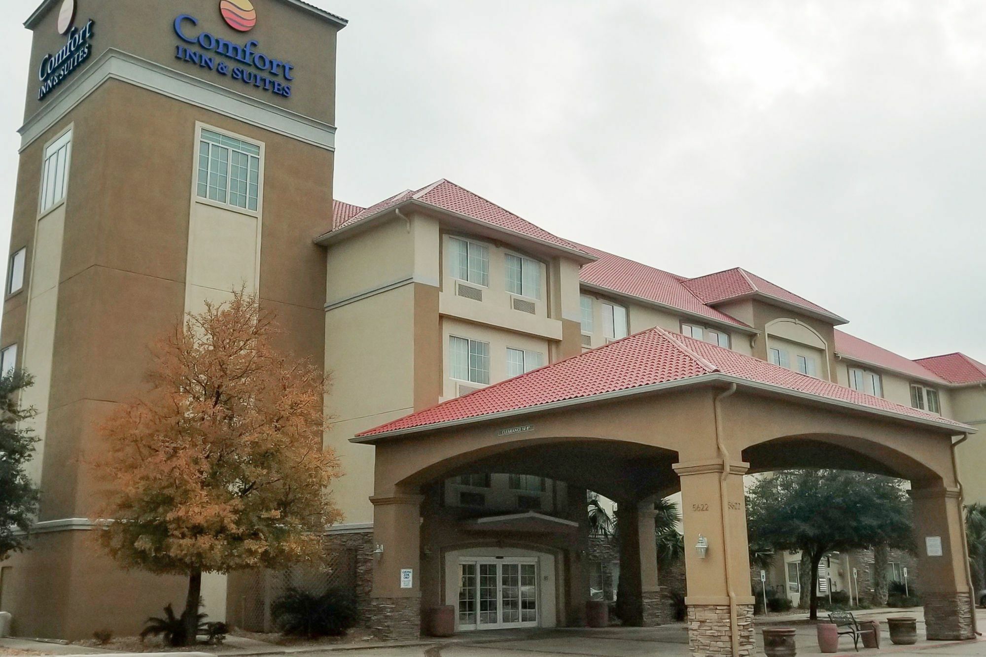 Comfort Inn & Suites Near Six Flags & Medical Center Сан Антонио Екстериор снимка