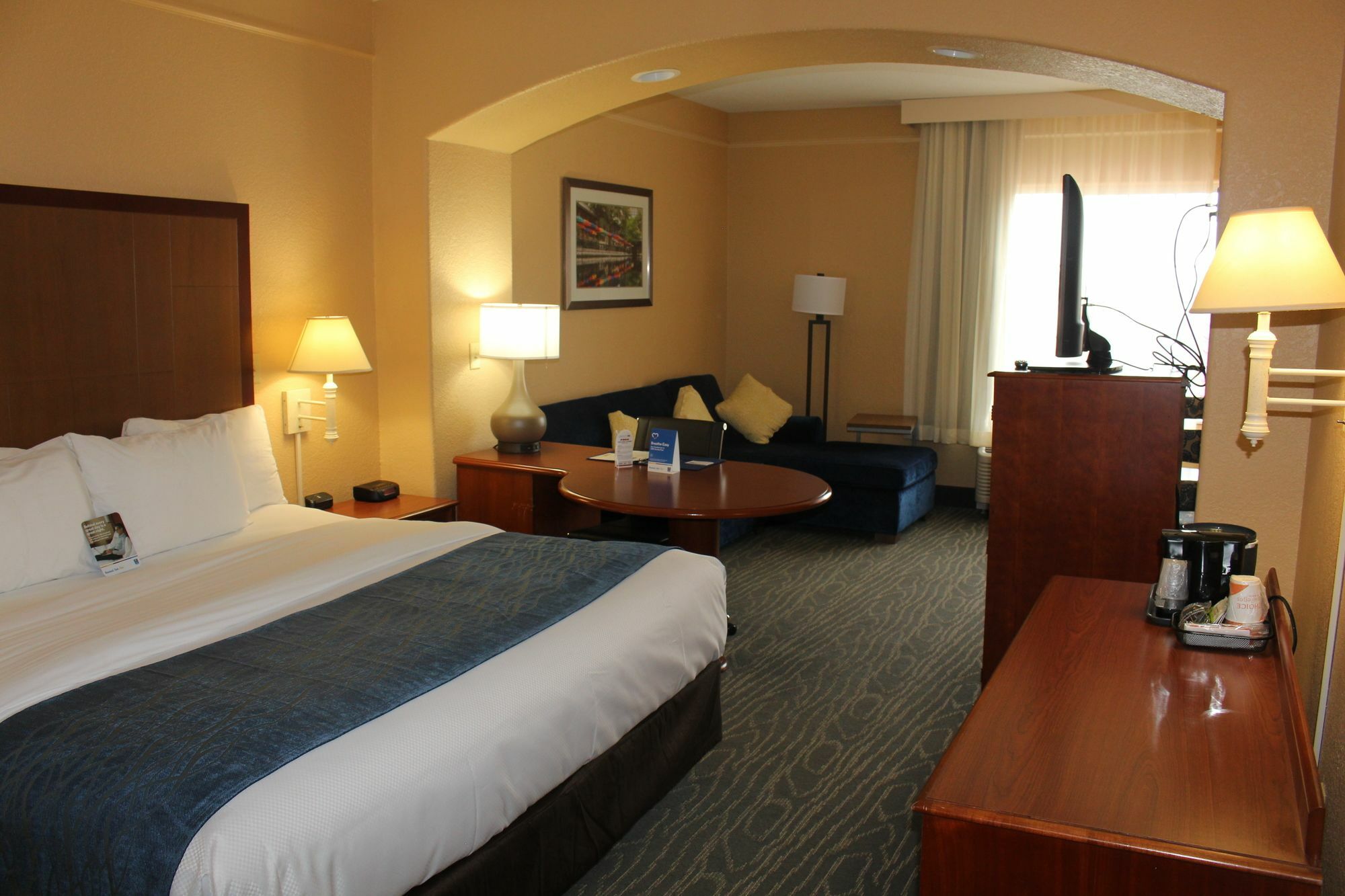 Comfort Inn & Suites Near Six Flags & Medical Center Сан Антонио Екстериор снимка